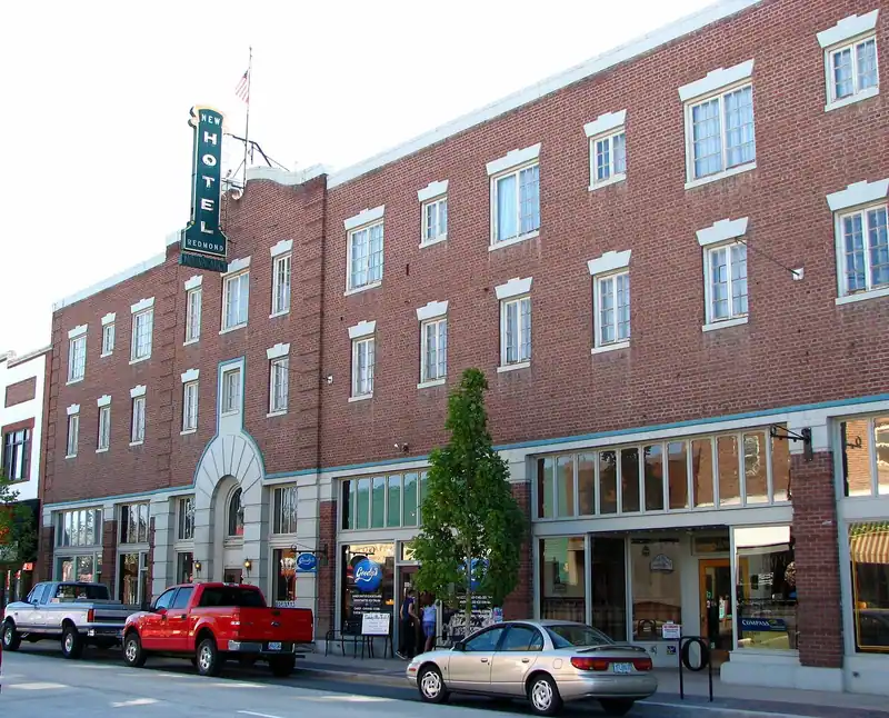 The historic 1928 New Redmond Hotel in downtown Redmond, Oregon