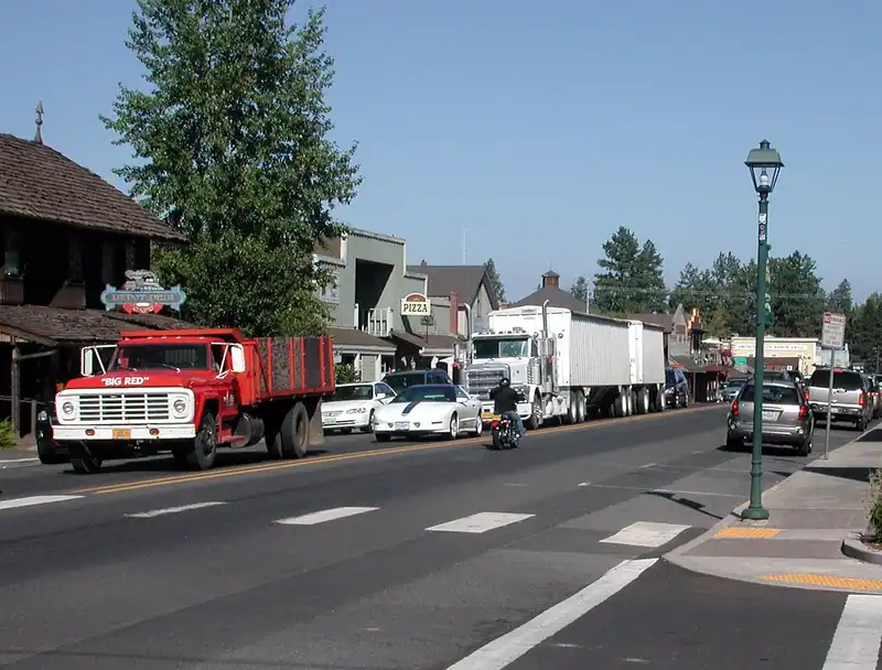 Looking east along Cascade Avenue, the main street in Sisters, Oregon, with ponderosa pines